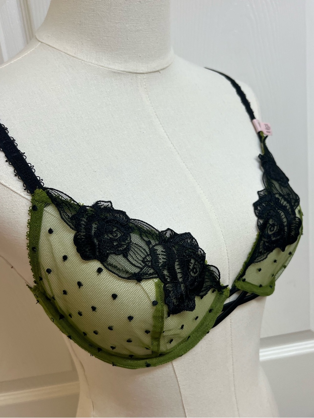 Victoria's Secret Olive Green and Black Lace Underwire Bra